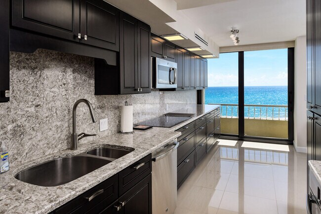 Building Photo - 5540 N Ocean Dr