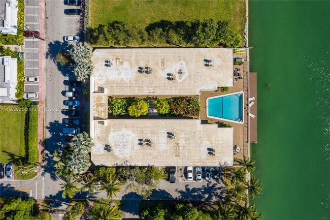 Building Photo - 350 S Shore Dr