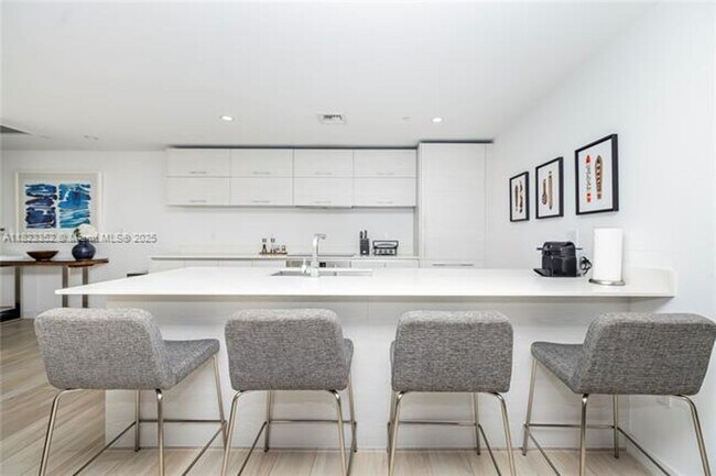 Building Photo - 1300 S Miami Ave