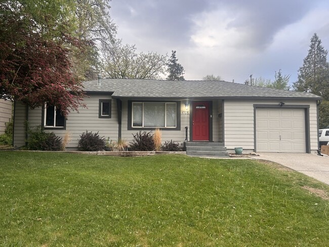 Building Photo - 1705 Elmcrest Dr