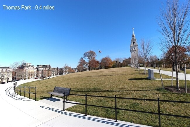 Building Photo - 296 W 3rd St