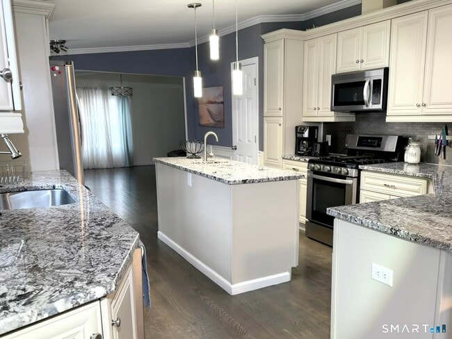 Building Photo - 75 Union City Rd