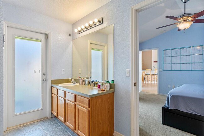 Building Photo - 233 Reserve Dr