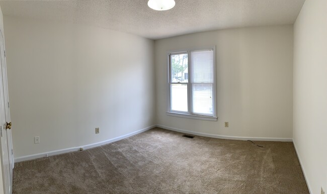 Building Photo - 107 Garwin Dr W