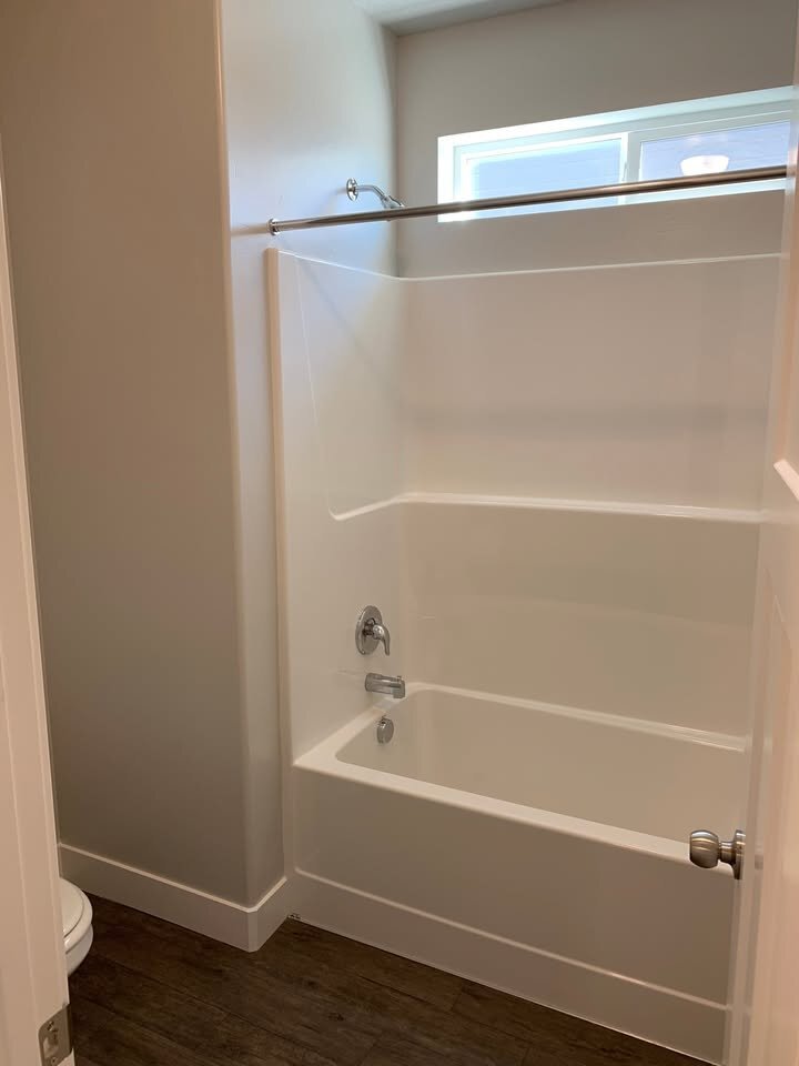 Building Photo - 1831 W Newcastle Ln