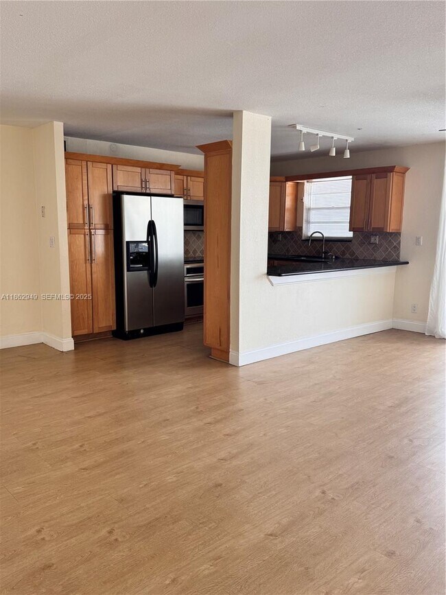 Building Photo - 137 Golden Isles Dr