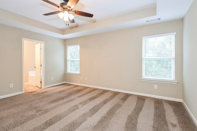 Building Photo - 161 Crescent Woode Way