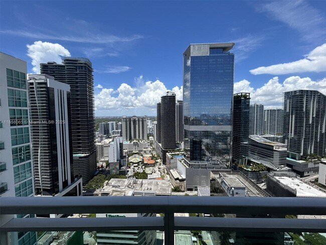Building Photo - 950 Brickell Bay Dr