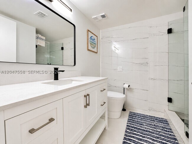 Building Photo - 3640 Yacht Club Dr