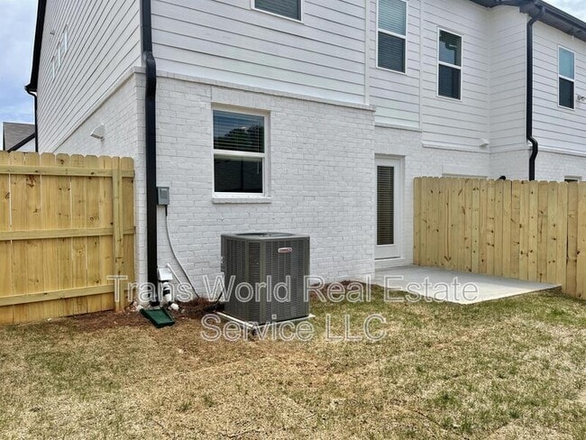 Building Photo - 123 Auburn Run Ln
