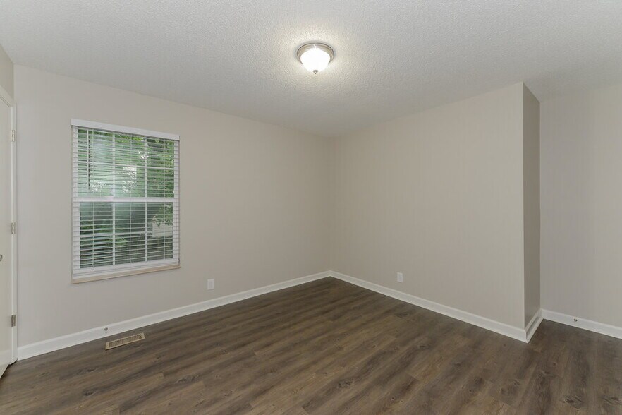 Building Photo - 1701 Hunters Branch Rd