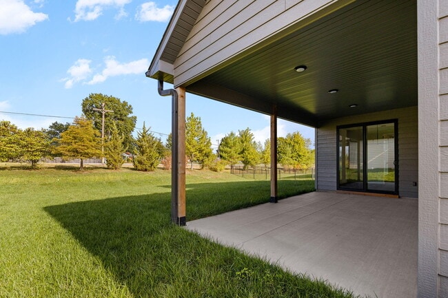 Building Photo - 5663 Ralph Dobbs Way