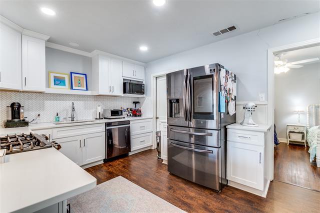 Building Photo - 1827 Frederick St