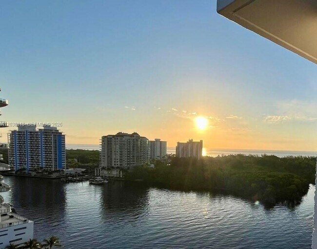 Building Photo - 888 Intracoastal Dr