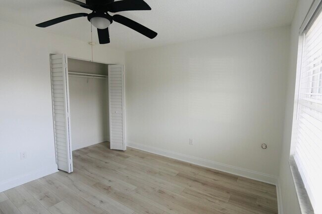 Building Photo - 229 S McMullen Booth Rd