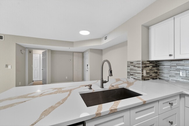 Building Photo - 167 Yacht Club Way