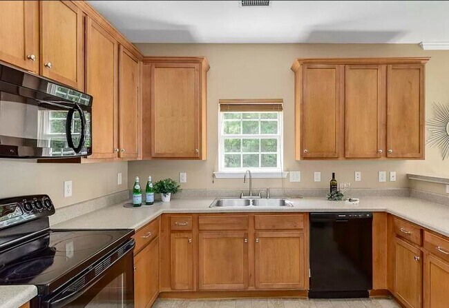 Building Photo - 3122 Binghampton Ln