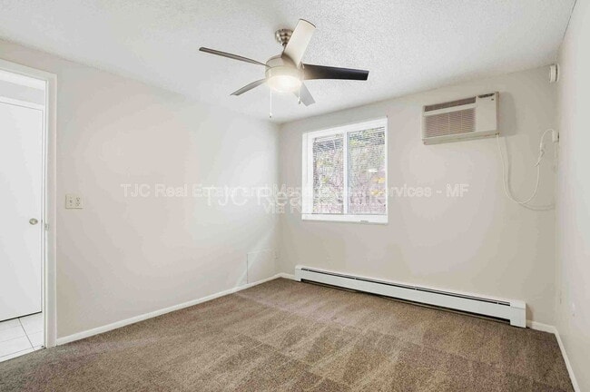 Building Photo - 1138 Corona St