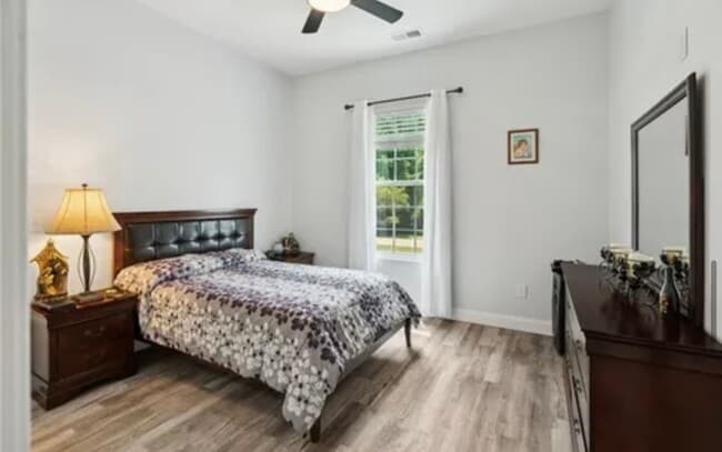 Building Photo - Very Spacious, Almost New 3/2.5 Available Now