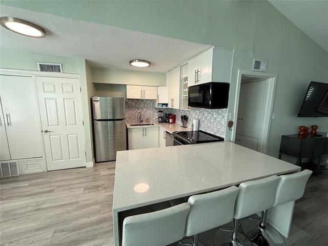 Building Photo - 817 Loganwood Ave