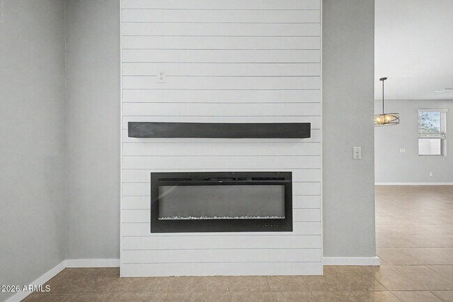 Building Photo - 14231 W Voltaire St