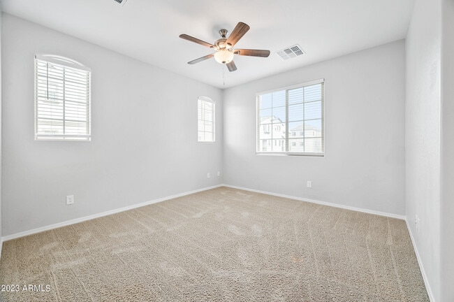Building Photo - 1752 E Chelsea Ln