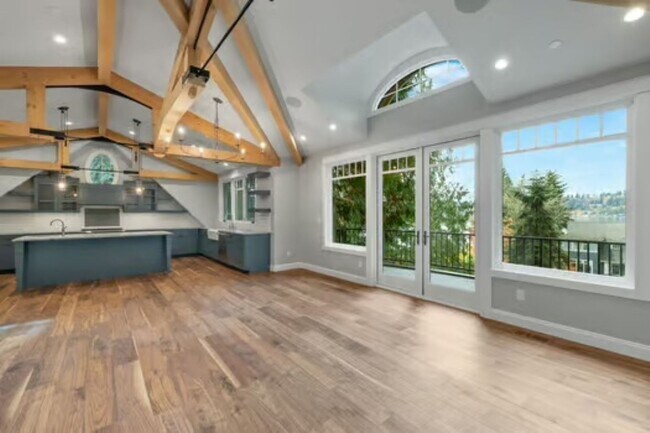 Building Photo - 13841 62nd Ave NE