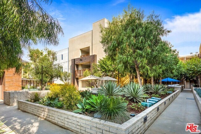 Building Photo - 12760 Millennium Dr