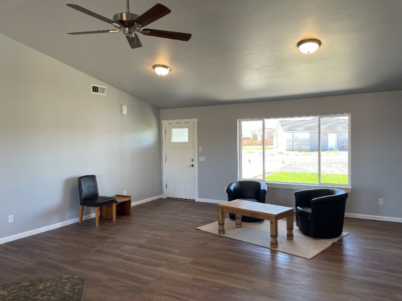 Building Photo - 532 Scenic Loop