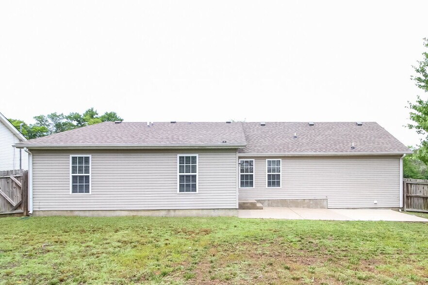 Building Photo - 615 Zellwood Dr