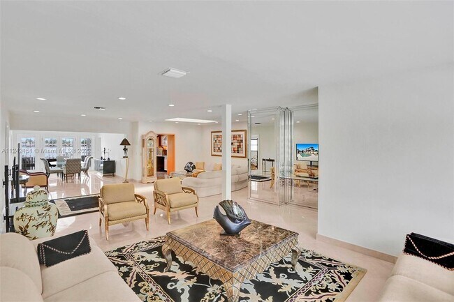 Building Photo - 1411 N Biscayne Point Rd