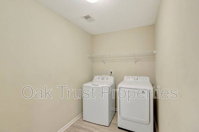 Building Photo - 196 Wildberry Ln