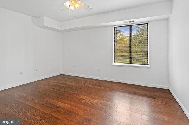 Building Photo - 5482 Cedar Ln