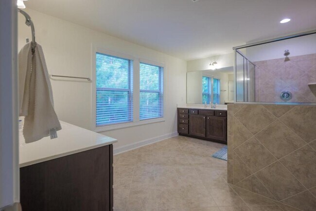 Building Photo - 411 Alamosa Pl