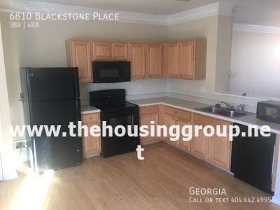Building Photo - 6810 Blackstone Pl