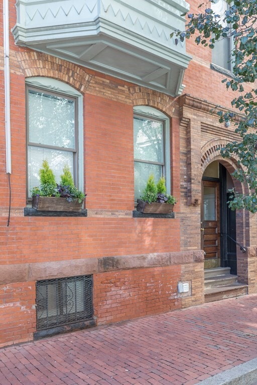 Building Photo - 15 Garrison St