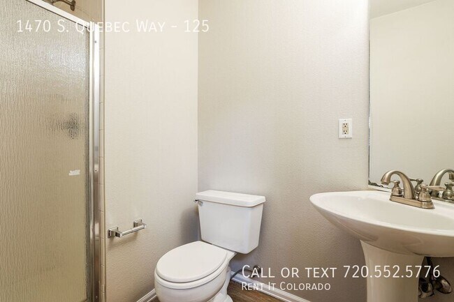 Building Photo - 1470 S Quebec Way