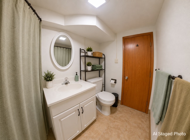 Building Photo - Pet-Friendly + Off-Street Parking + Washer & Dryer! Available August 8th!