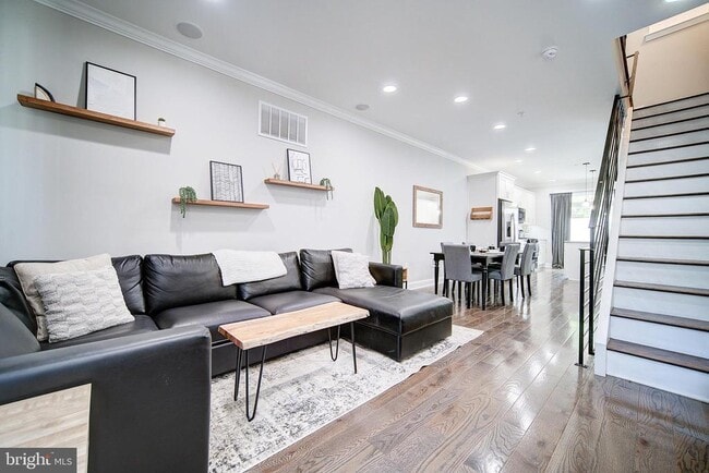 Building Photo - 1513 S Lambert St