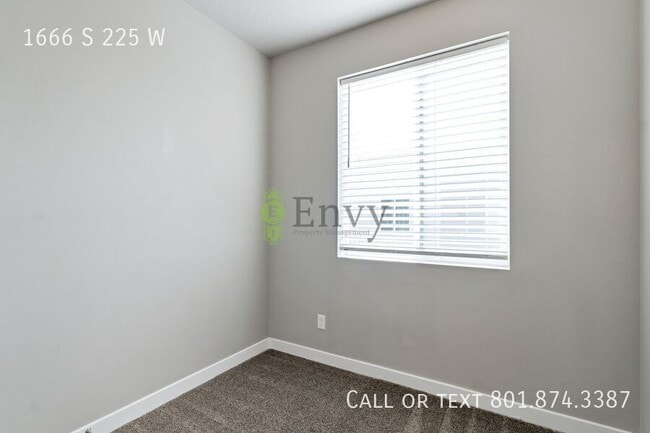 Building Photo - 1666 S 225 E
