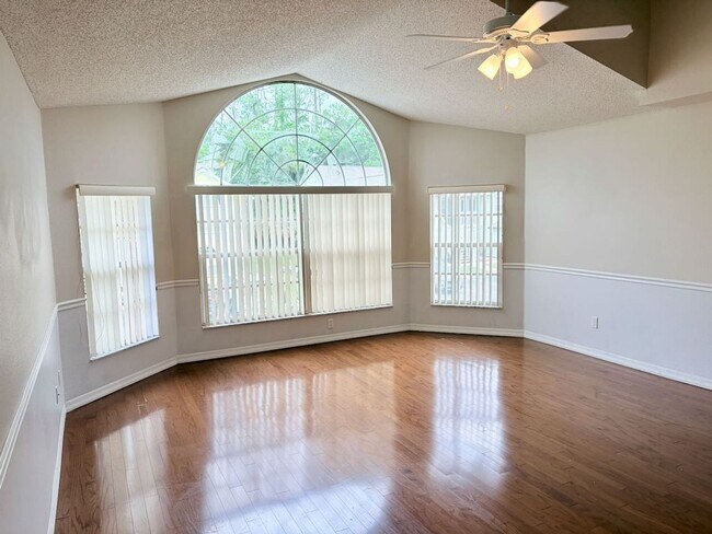 Building Photo - Condo for rent -3 Bed, 2 Bath Condo in Royal Palm Bay