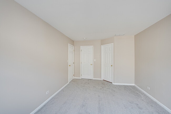 Building Photo - 3399 Ravinia Cir