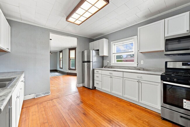 Building Photo - 314 Otter Ave