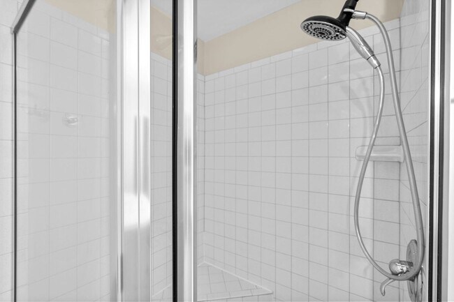 Building Photo - 4 Bed 3 Bath - Bethesda Single Family Home - Move In Ready