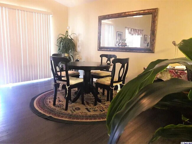 Building Photo - 8523 Barberry Ave