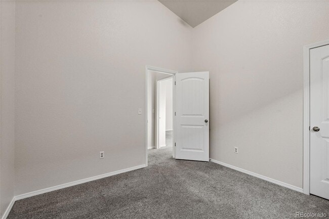 Building Photo - 2556 Hannah Ridge Dr