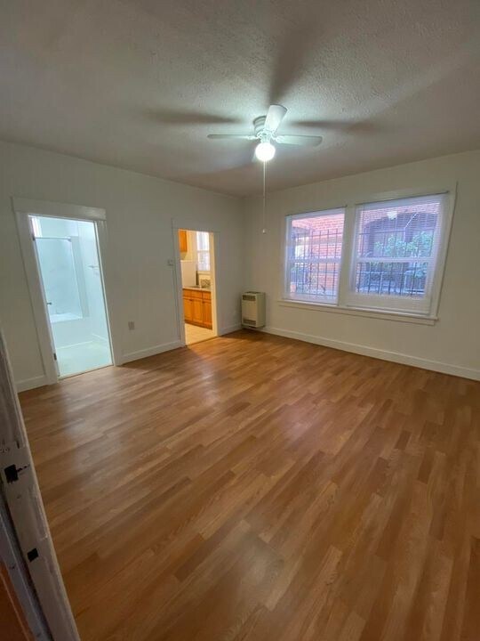 Interior Photo - 3057 Leeward Avenue,