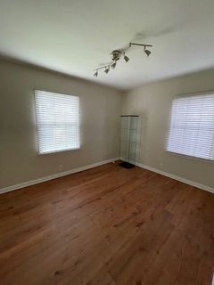 Building Photo - 1000 Chevron Ct