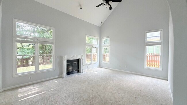 Building Photo - 1496 Brentwood Dr
