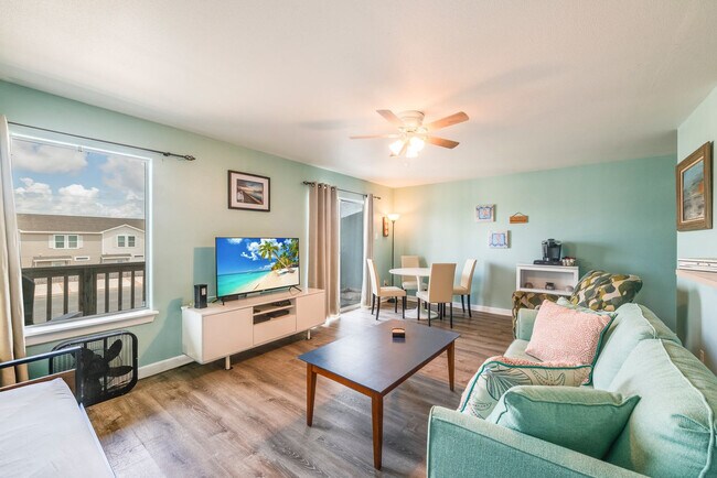 Building Photo - 15010 Leeward Dr